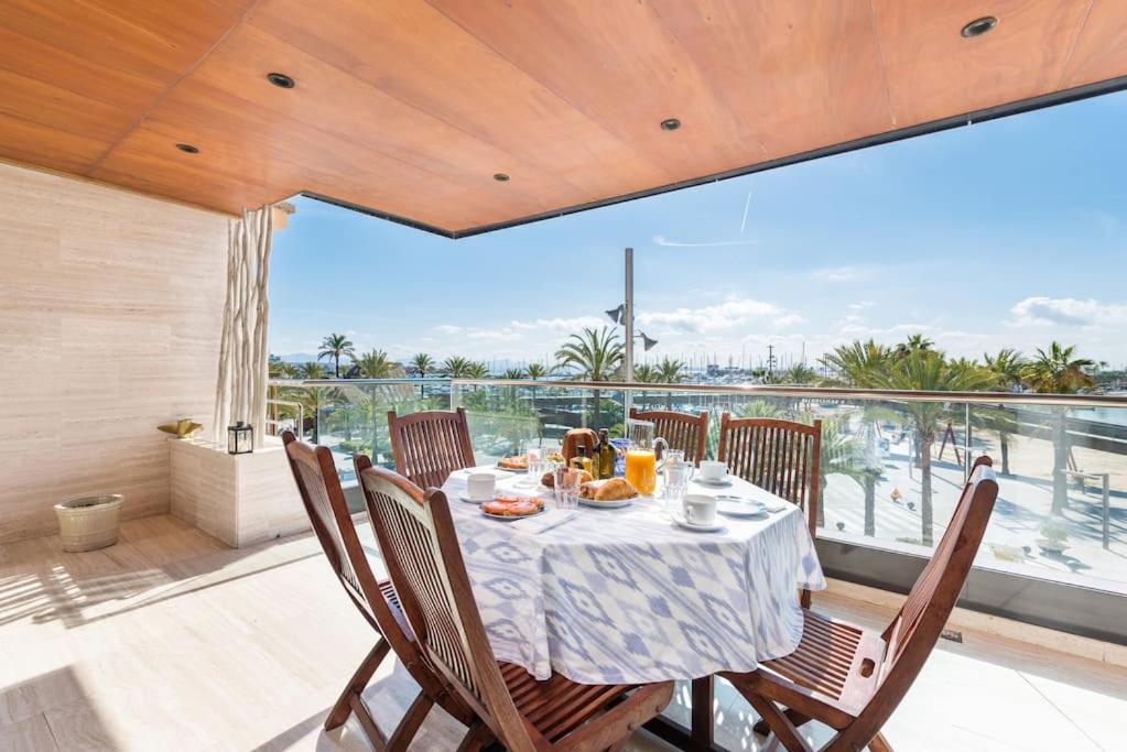 Beachfront & Centric In Puerto De Lejlighed